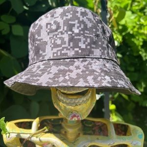 Crooks&Castles Bucket hat